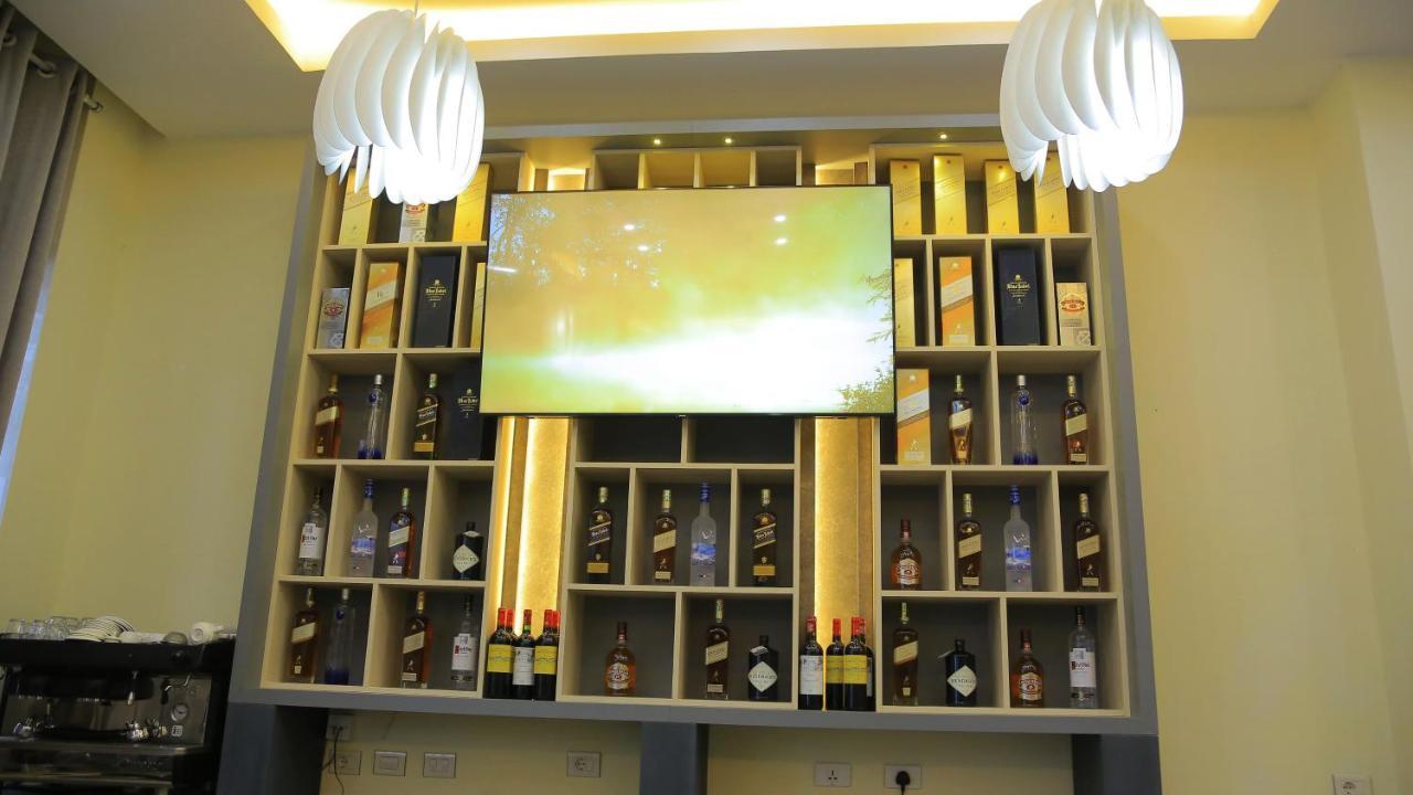 Triple E Hotel And Spa Addis Ababa Ngoại thất bức ảnh