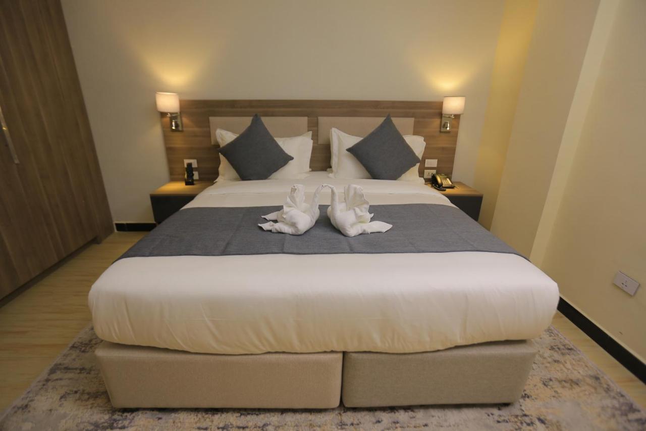 Triple E Hotel And Spa Addis Ababa Ngoại thất bức ảnh