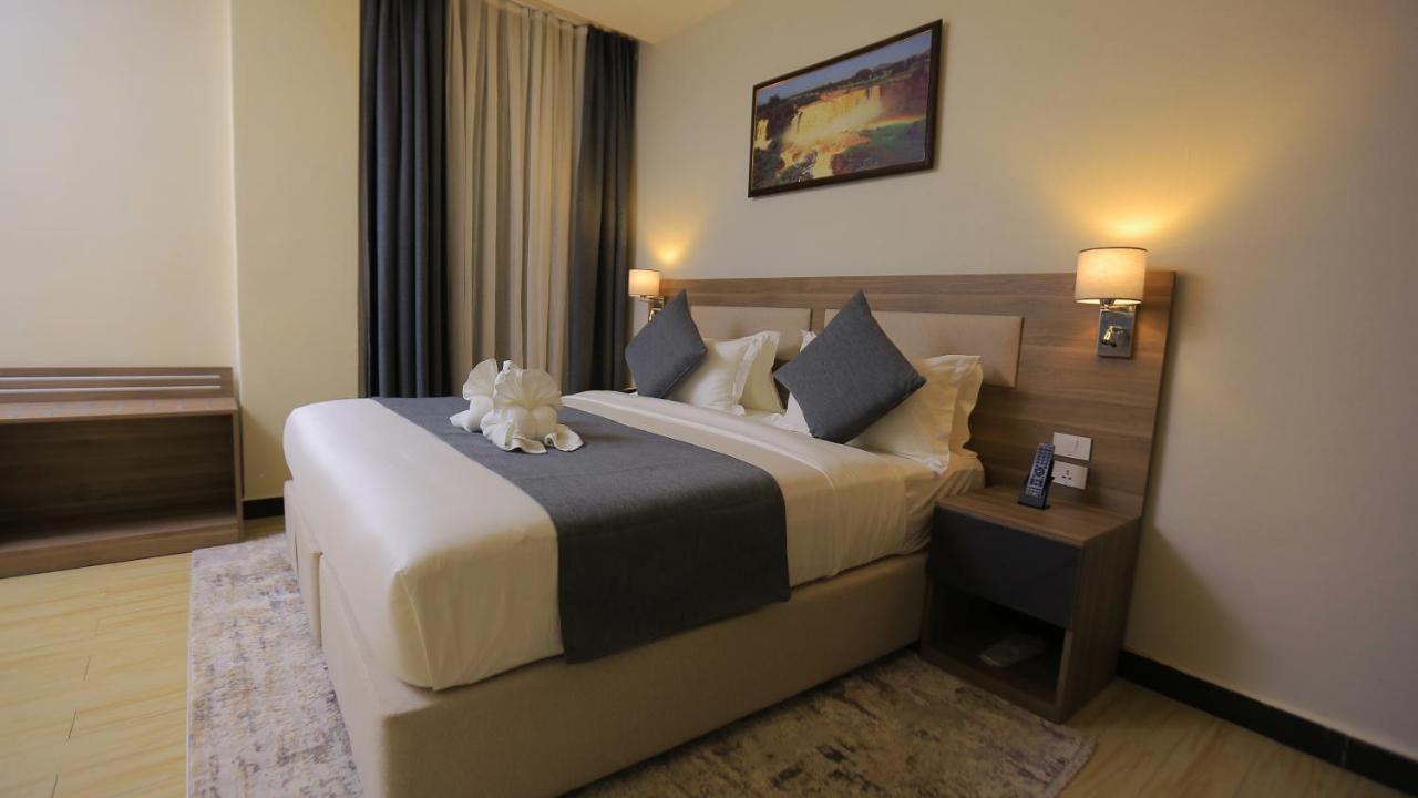 Triple E Hotel And Spa Addis Ababa Ngoại thất bức ảnh