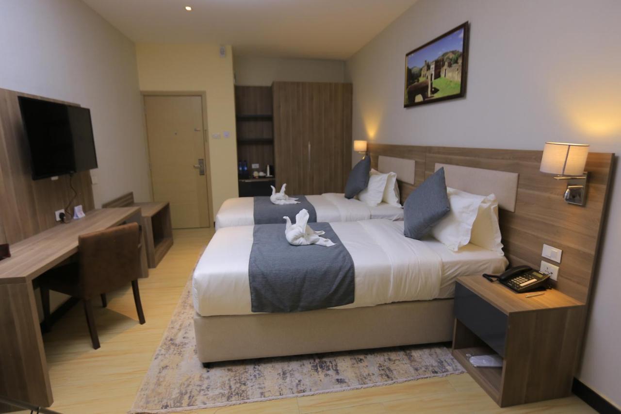 Triple E Hotel And Spa Addis Ababa Ngoại thất bức ảnh