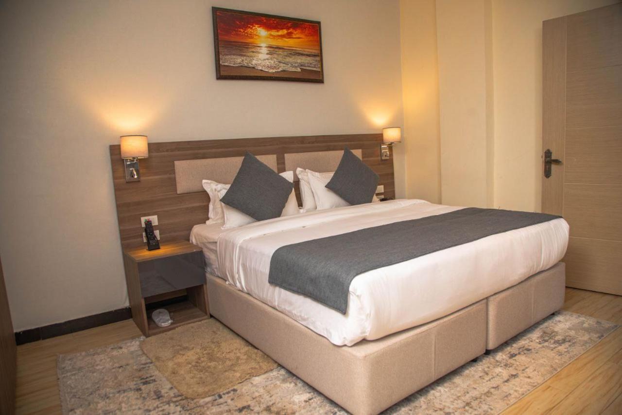 Triple E Hotel And Spa Addis Ababa Ngoại thất bức ảnh