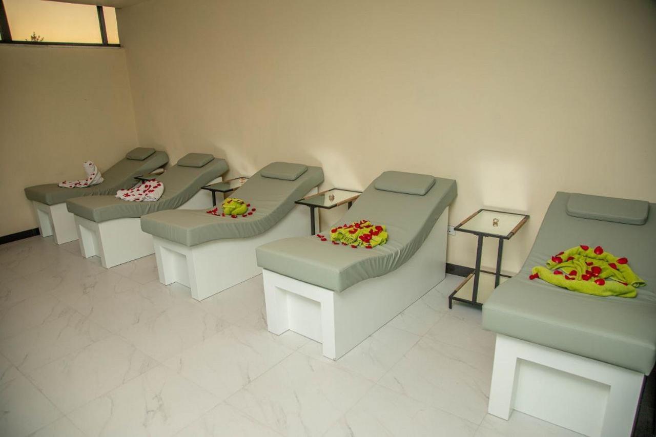 Triple E Hotel And Spa Addis Ababa Ngoại thất bức ảnh