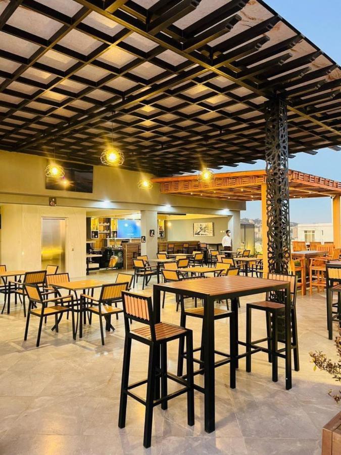 Triple E Hotel And Spa Addis Ababa Ngoại thất bức ảnh