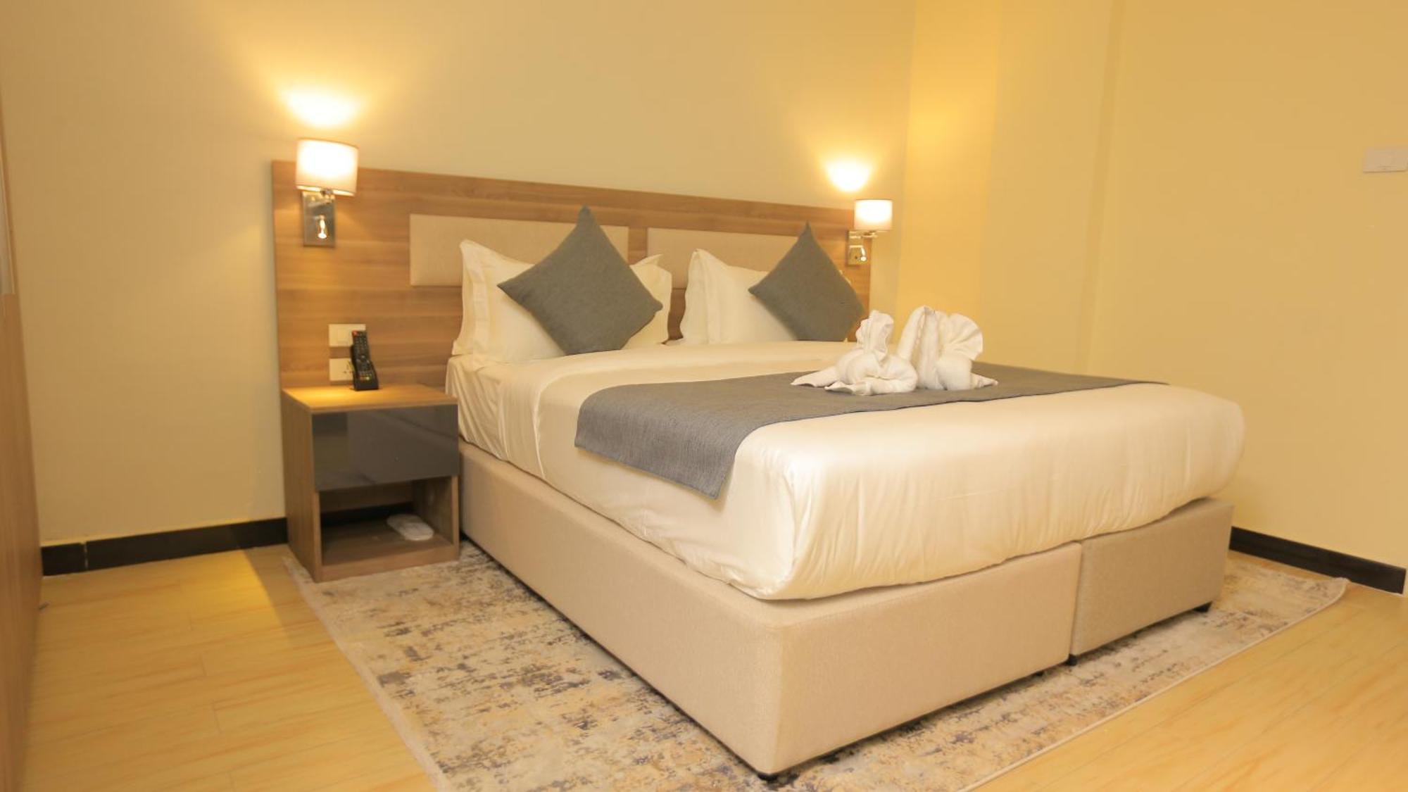 Triple E Hotel And Spa Addis Ababa Ngoại thất bức ảnh